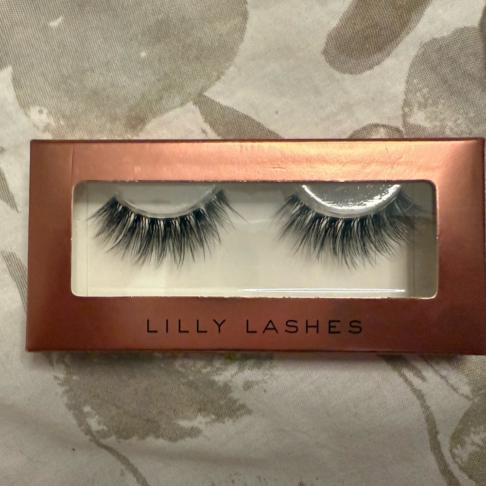 Lilly Lashes Dramatic Black False Eyelashes